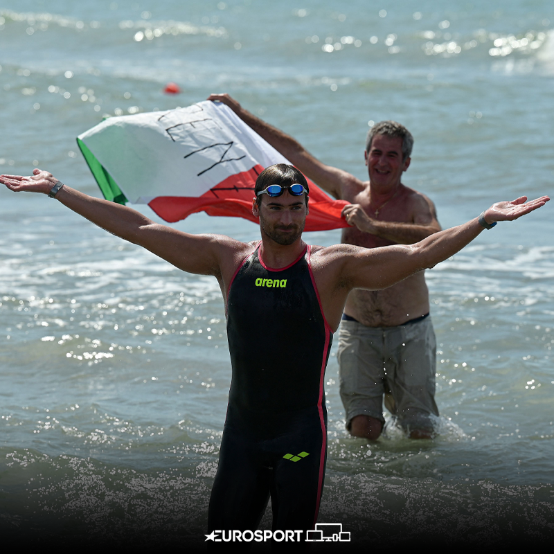 Eurosport_IT's tweet photo. Descrivi Domenico Acerenza con un aggettivo! ✍️

#Nuoto | #Roma2022 | #LENRoma2022 | #OpenWater | #Acerenza https://t.co/8QDEdlbwMJ