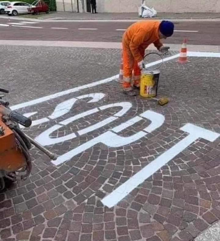 Cuando le encargas al disléxico un trabajito fino.