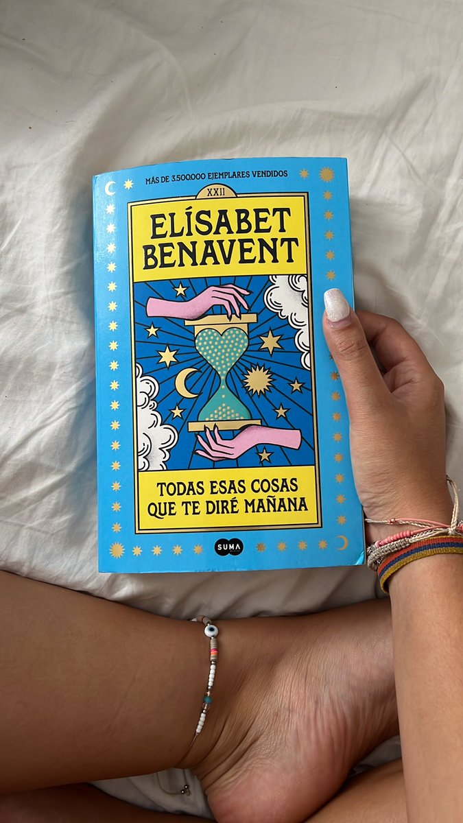 Olalla_df's tweet photo. Sabes esa sensación de vacío que se te queda al acabar un libro? Pues así estoy después de un viaje que no quería que llegara a su final. Enamorada de Tristán y Miranda. #TodasEsasCosasQueTeDiréMañana @Betacoqueta https://t.co/nddVAX9XAT