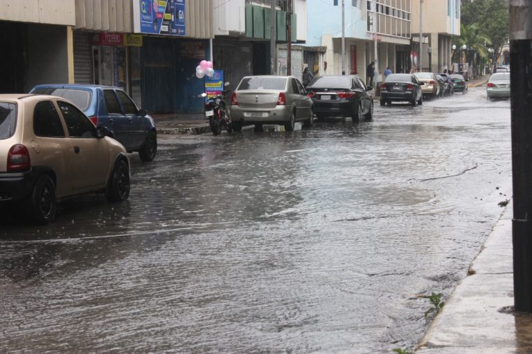 ElInformadorVE's tweet photo. #21go El Inameh, informó que este domingo se mantendrá áreas nubladas con lluvias o chubascos, algunos con actividad tormentosa en Zulia, los Andes, Llanos Occidentales, Nororiente, Centro Norte Costero, Amazonas, Bolívar y Esequibo #Elinformadorvenezuela
https://t.co/q00j6RtRZa https://t.co/mYQ00vN1ij