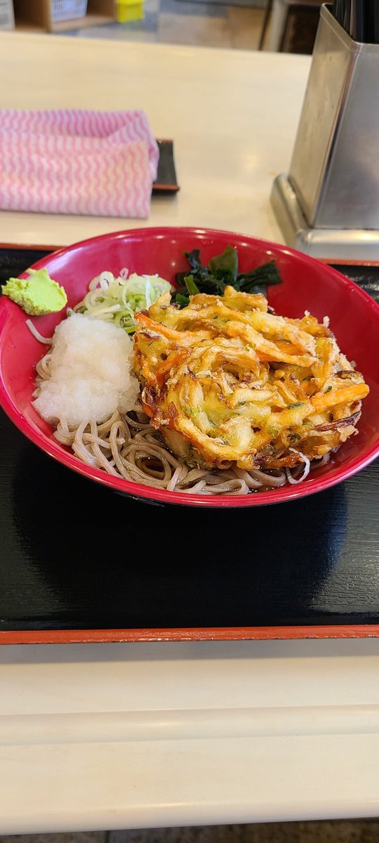 gamagang2's tweet photo. 富士そば 西小山店
冷やしかき揚げそば

乱切り蕎麦の食感が良いですね。
かき揚げと大根おろしの相性も抜群😋

#富士そば
#立ち食いそば
#路麺 https://t.co/09dOQ1qiNI