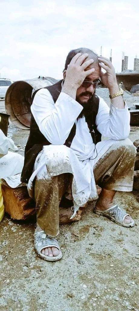 لوی رب ﷻ دې دا ستړیاوې قبولې کړه .. 
یقینن تاسو د دې ملت خواخوږي یاست الله ﷻ دې مه کموه جنرال صیب .! ♥ 
هغه خولې دې ماتې شي چې تاته بد وایي .😯