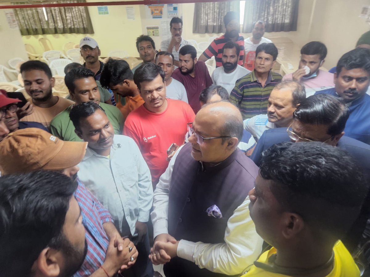 IndiaInBahrain's tweet photo. Ambassador Piyush Srivastava visited labour camp of MCSC WLL, Bahrain. The camp has close to 1000 Indian workers. The visit was organised by @ICRFBahrain, coinciding with 75th anniversary of India’s Independence.
#AzadiKaAmritMahotsav
#75yearsofIndianIndependence https://t.co/tYtspUyUAZ