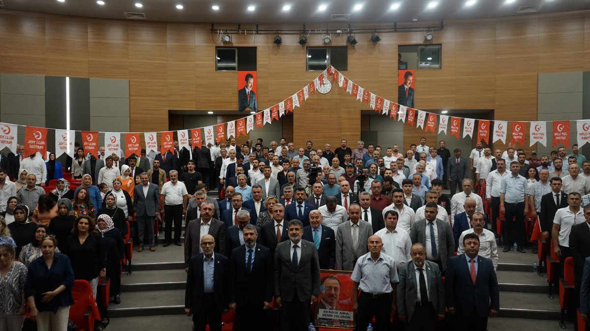 Milli Yol Partisi Kayseri Olağan Kongresi Büyük Bir Katılımla Gerçekleştirildi.
Kongreye Muhsin Başkanımızın Ağabeyi Yusuf Yazıcıoğlu'da Katıldı.

#MilliYolPartisi
#MuhsinYazıcıoğlu
#YusufYazıcıoğlu
#RemziÇayır
#AliSaraçoğlu
#MustafaKara
#SerhadÖzdamar