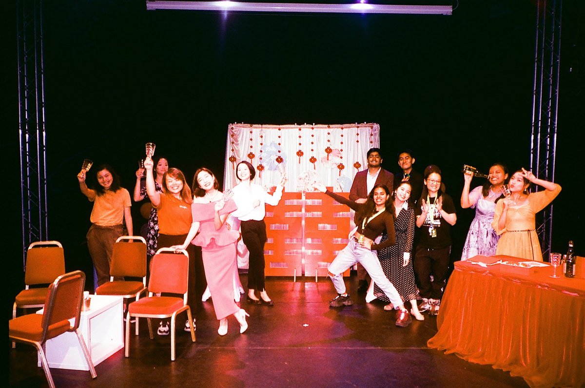 hkstg's tweet photo. Happy #SundayFringe! Can’t believe it’s been exactly a week since we wrapped up our #edfringe22 run for Double Unhappiness! Missing the festival &amp; Edinburgh in general x 

Here’s a film photo of our last day on set - really channeling in that nostalgic vibe 🥹 https://t.co/AgWoovqJ2t