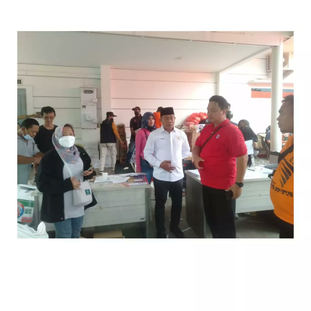 sutiknopkb's tweet photo. Mengunjungi warga terdampak musibah kebakaran di simprug.
Turut berduka cita. Tetap semangat
#kebakaran #kebakaransimprug #simprug #sutiknopkb #sutikno #sutiknodprd #fpkb #dpwpkb https://t.co/DzuEwpsiOd