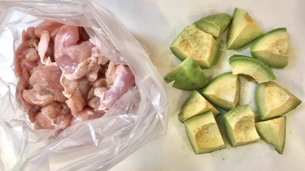 トロッとした食感が新しい！その名も「アボチキン」。