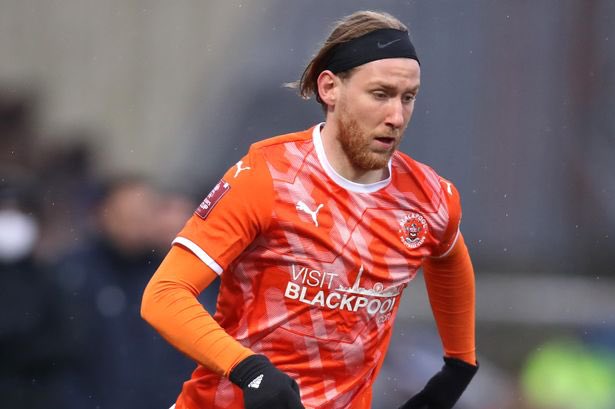 FulhamFC_France's tweet photo. Rumeur mercato du jour : 
Josh Bowler 🏴󠁧󠁢󠁥󠁮󠁧󠁿 23 ans Ailier (Blackpool).
Saison dernière : 45 matchs 8 buts 3 passes décisives. 
Concurrence de @NottForestFRA. 
#Fulham #FFC #Transfert #PL https://t.co/jQLFFS7nT6