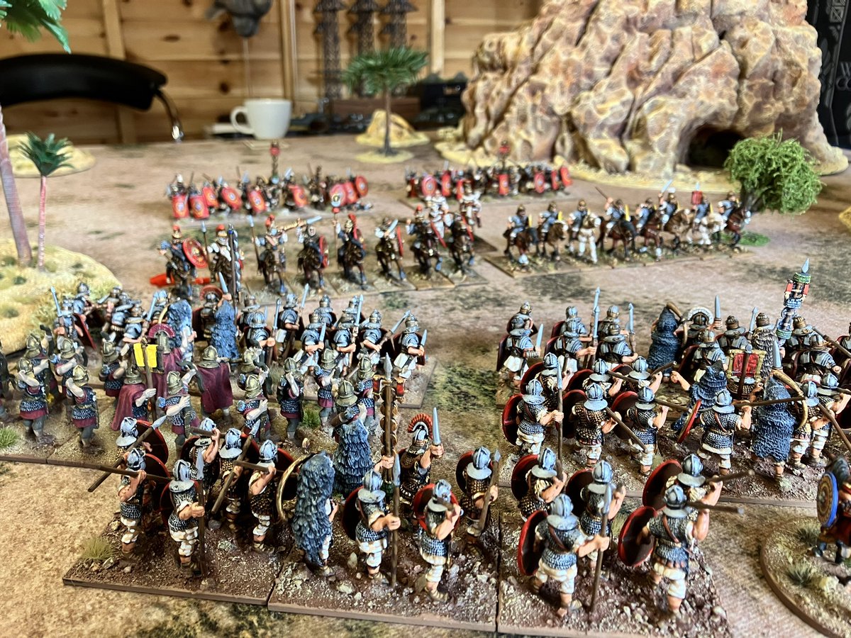 gareth_lane's tweet photo. Heavy hand to hand fighting ensured on both flanks, with horse, camel and foot infantry clashing. Niger’s force lost two units in the opening engagements, was this a bad omen for eastern army.
#28mm #romancivilwar https://t.co/EN5rV7bpDI
