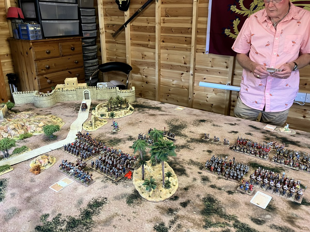 gareth_lane's tweet photo. Heavy hand to hand fighting ensured on both flanks, with horse, camel and foot infantry clashing. Niger’s force lost two units in the opening engagements, was this a bad omen for eastern army.
#28mm #romancivilwar https://t.co/EN5rV7bpDI