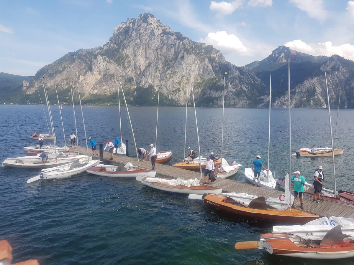GER Goran Freise is winnaar EURO 2022 @olympiajol op Oostenrijkse Traunsee voor Thies Bosch en Mark Tichgelaar. Mooi maar windarm event.
