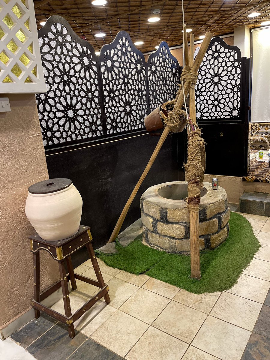 الكبسة الحساوية
دائما معودينكم على الجديد😍
🔸منزلين سفرة حساويه مع الخبز الحساوي وعصير ليمو حساوي لذيييذة❤️
🔸عندهم فرعين بالرياض 
حي الخليج - حي لبن 
🔸يوجد بارتشن