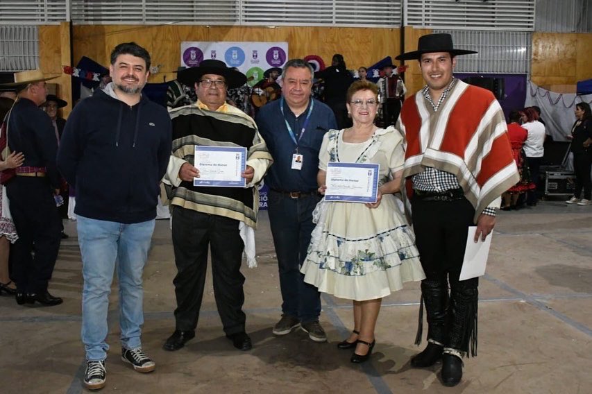 concejalpgm's tweet photo. Excelente Jornada 👏
Primer campeonato comunal de cueca de Adultos Mayores 🇨🇱❤️
#estacioncentral #estacioncentralchile #cueca #chile #bailetipico https://t.co/eCNMpu28Ic