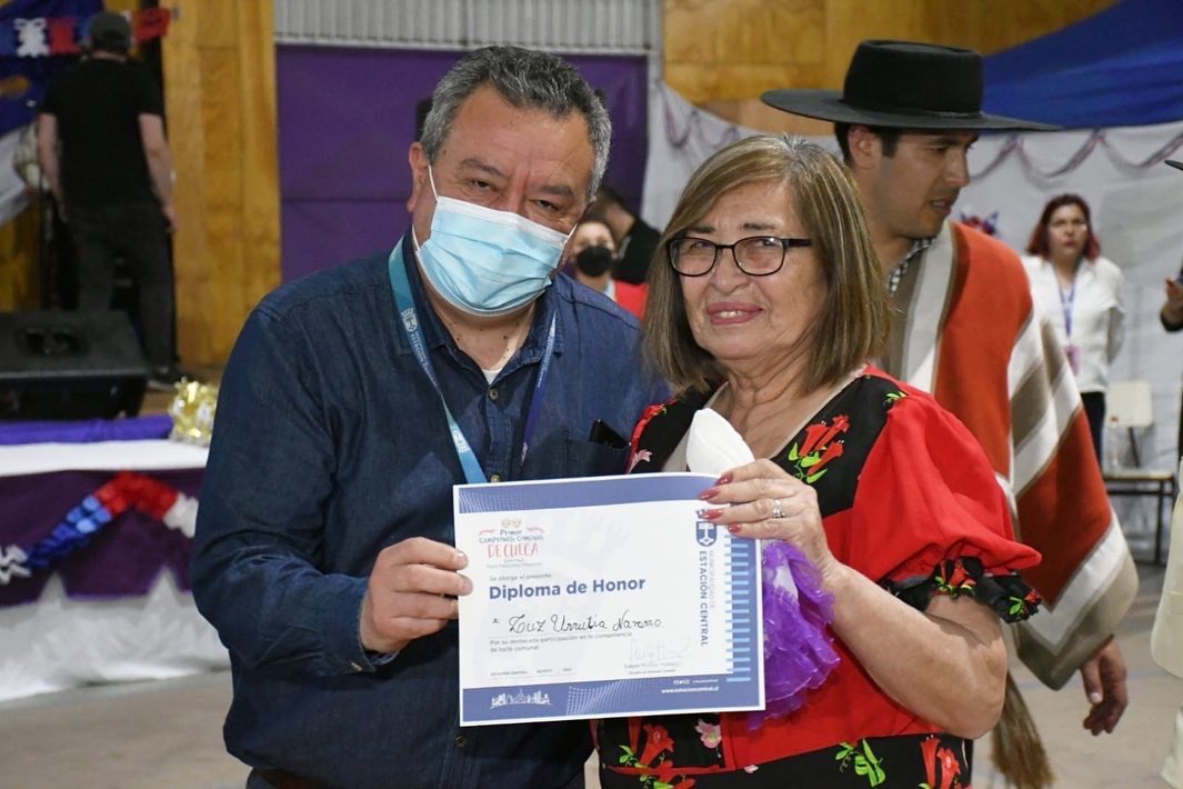 concejalpgm's tweet photo. Excelente Jornada 👏
Primer campeonato comunal de cueca de Adultos Mayores 🇨🇱❤️
#estacioncentral #estacioncentralchile #cueca #chile #bailetipico https://t.co/eCNMpu28Ic