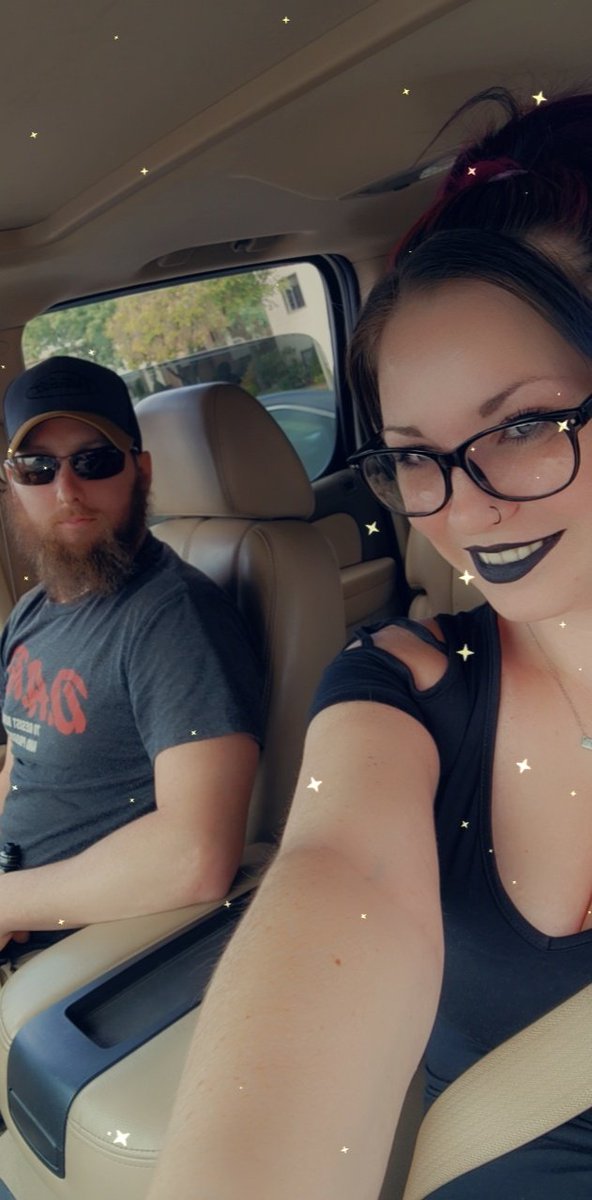 BellaRose0810's tweet photo. Sunday errands with this babe 🖤

Excited for #safespacesunday later! 

Remember tonight we are live at 10:15pm est due to #HouseoftheDragon tonight!!! 

See you later 😘😘 https://t.co/cYJsBilbOU