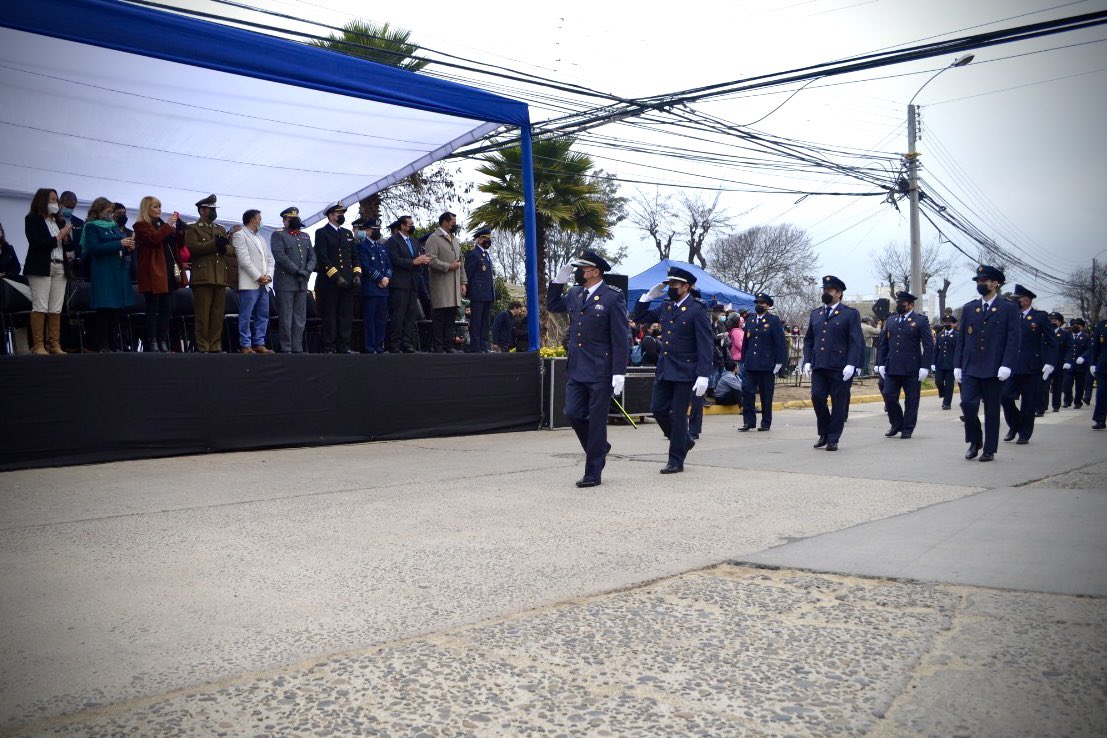 👩🏻‍🚒DESFILE•CONCÓN👨🏻‍🚒 Presidida por Vicesuperintendente, Carlos Alten, desde la Tribuna de Honor - donde, acompañó al Alcalde, Freddy Ramirez - y bajo la voz de mando del Comandante, Patricio Brito, delegación de nuestras 10 Cias participó en Desfile aniversario de Concón.