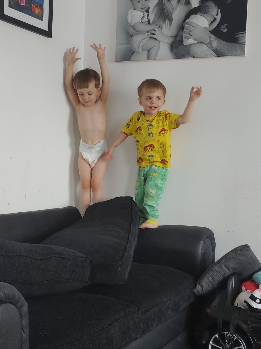 Not_so_unique's tweet photo. #EuropeanChampionships2022 #diving @BBC The diving is inspiring my 2yr olds... my now thrashed sofa is making for a great diving board and pool 🙈🙈🤣 #futurechamps https://t.co/KsfzyWmzLe