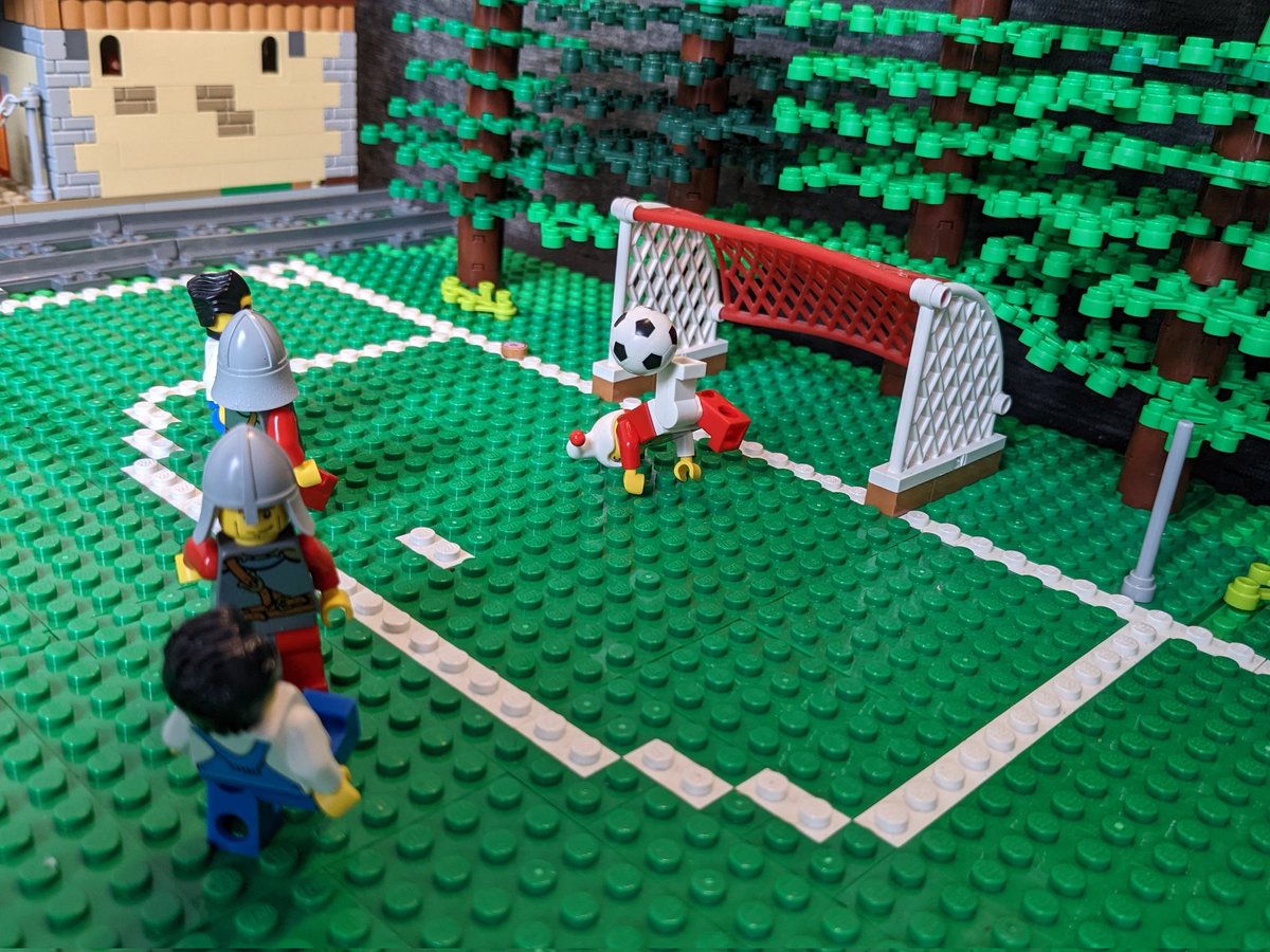 LocoLinkingrad's tweet photo. 63' - A bit of showboating here from Jack Jest as he keeps out Blokcsis' effort from range https://t.co/vB3QpcBLS3