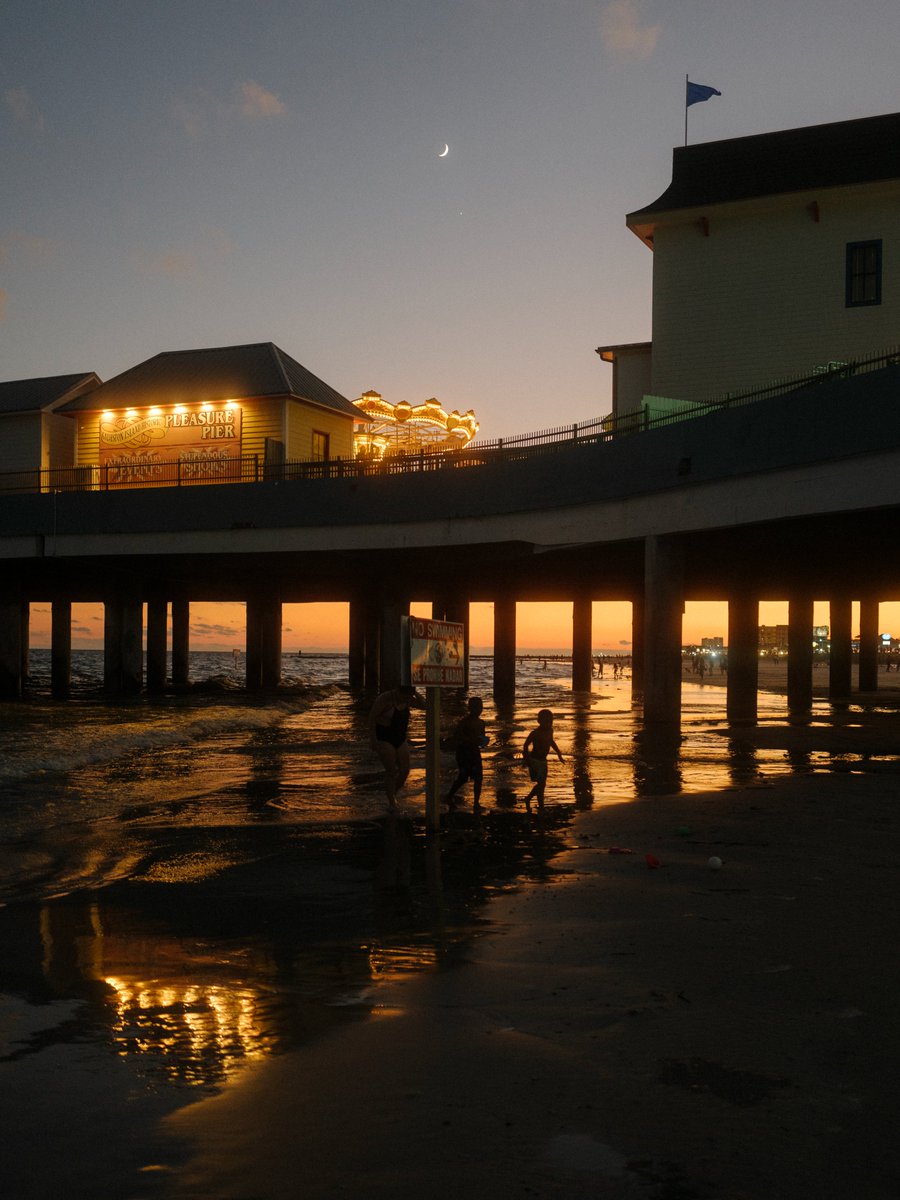 SOLD SOLD ❤️

We are at 78 owners for my new edition "Summertime in Galveston!" ❤️

Thank you to everyone who has picked one up! Available until August 28th! ❤️‍🔥

Link below 👇