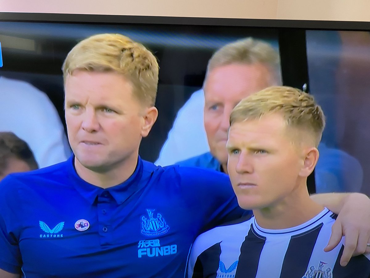 PaulCoxComedy's tweet photo. In an outstanding piece of magic, Eddie Howe brings himself on at Newcastle today
@NUFC #NEWMCL #magic https://t.co/eWU8iw39Pf