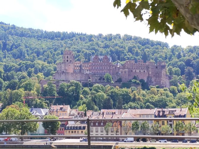 SamHenpai's tweet photo. One of the most beautiful castles I've ever seen🏰 https://t.co/7drBaxDNb9