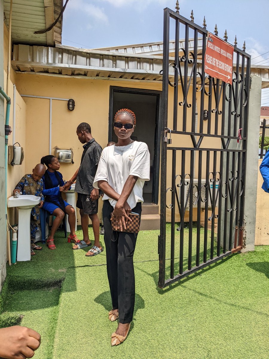 thatblackgem's tweet photo. Friendship Sunday today🤗. Sense the upliftment in these photos.
The beautiful smile you put on when your friends are intentional about you and you have the same energy returned to them.
#FrienshipSunday
#RhemaAgege https://t.co/96meEQ12Tr
