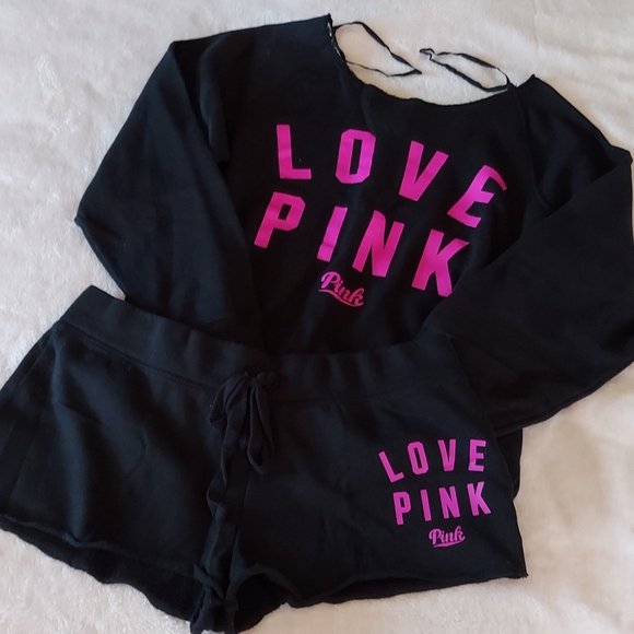 lolonicole22's tweet photo. So good I had to share! Check out all the items I'm loving on @Poshmarkapp from @parilu1 #poshmark #fashion #style #shopmycloset #hue #treasurebond #pinkvictoriassecret: https://t.co/l8IVETKLNx https://t.co/lZiOyp6NVJ