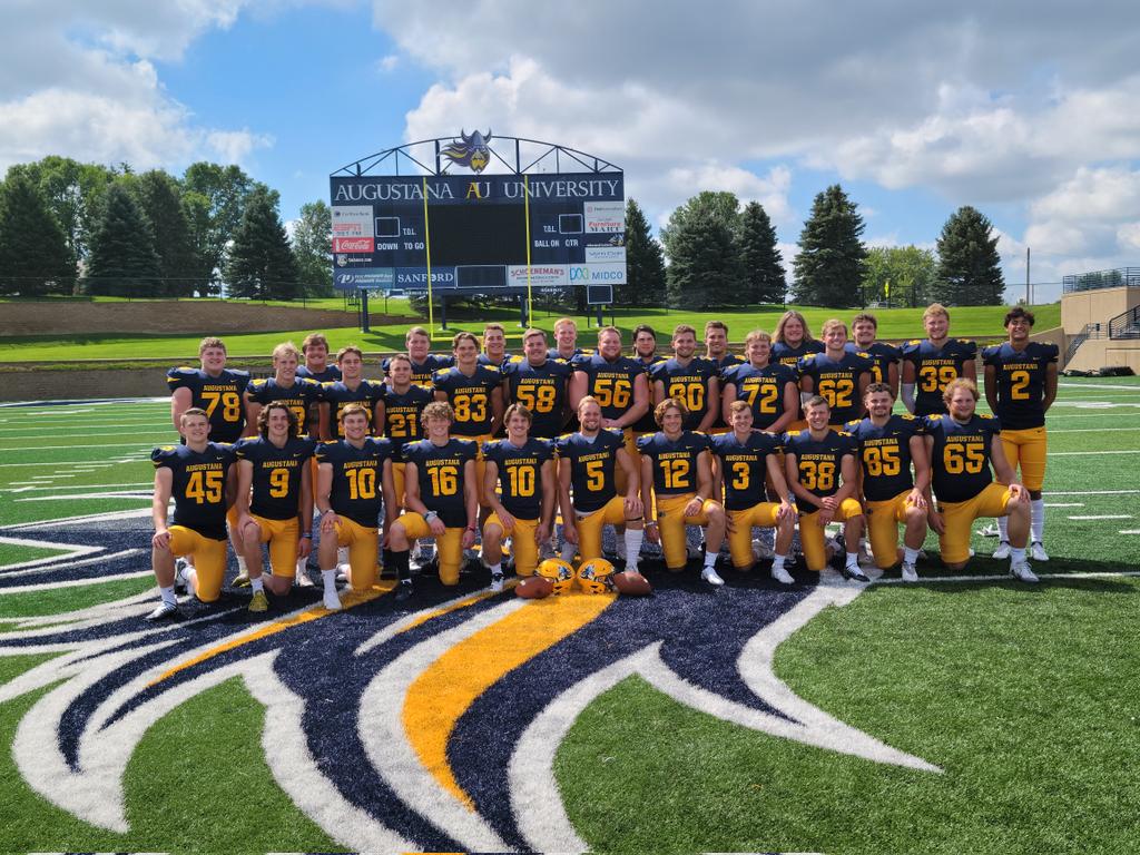 coachscholten's tweet photo. #SDVikings #HomeGrown https://t.co/9o8OacZqRs