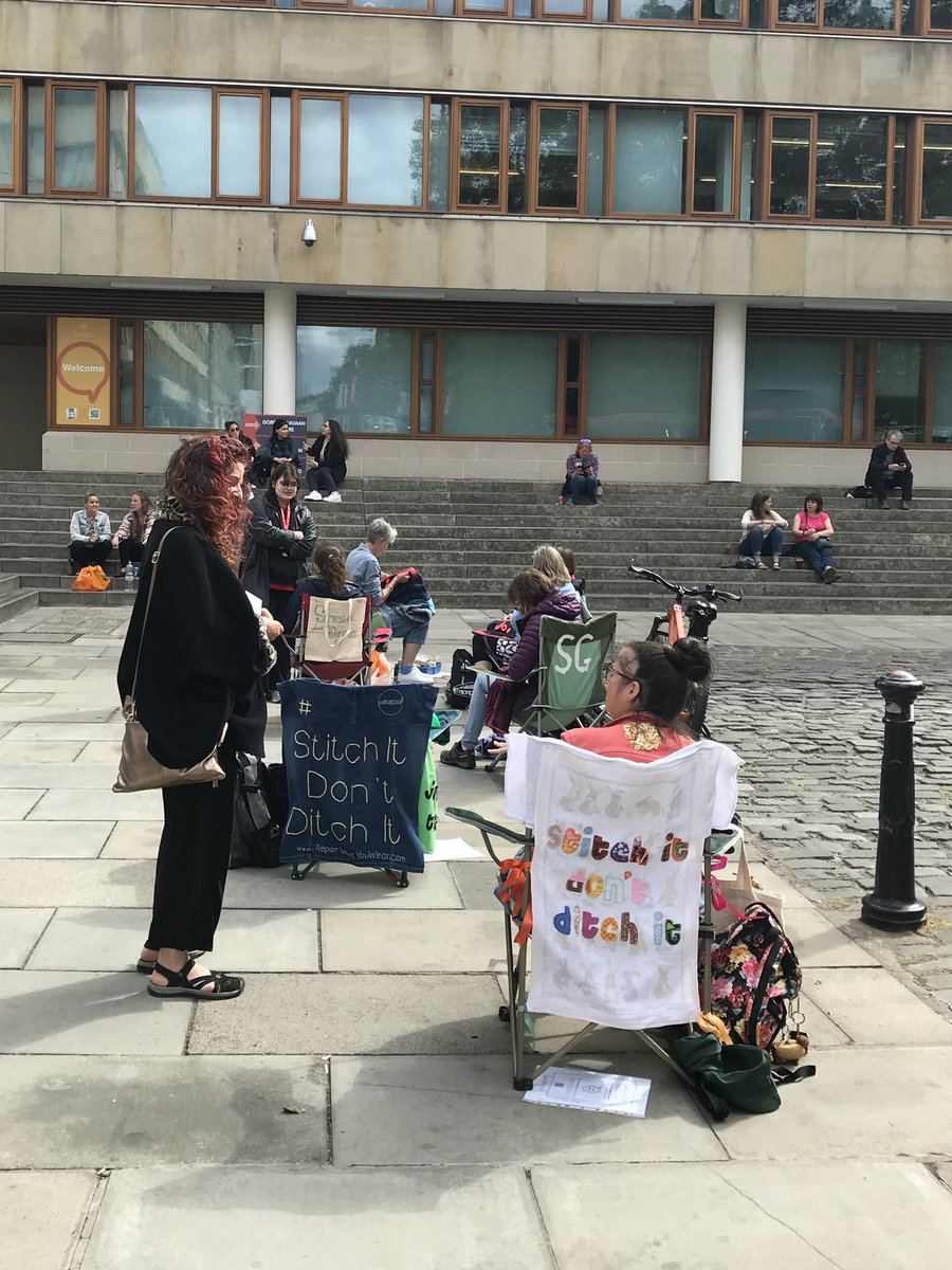 mvmorton's tweet photo. Today at the #edfringe with #edinburgh #stitchitdontditchit sharing #sewingskills talking #sustainablefashion #slowclothing #repairwhatyouwear https://t.co/CeLGamlqNC
