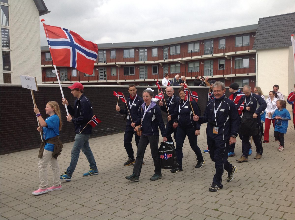 Straks passerer <a href="/lavuelta/">La Vuelta</a> Steenbergen med løypa fra VM/EM i 24-timersløping fra 2013 på høyre hånd. Jon Olsen (US) 269 km og Mami Kudo (JP) 252 km vant hhv herre- og kvinneklassen. Lars Dørum beste norske med 231 km og 34pl. <a href="/TheisMagelssen/">Theis Magelssen</a>