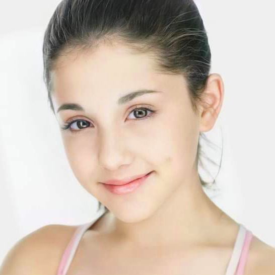 arianagrandebr's tweet photo. https://t.co/QHD4Y07HaL