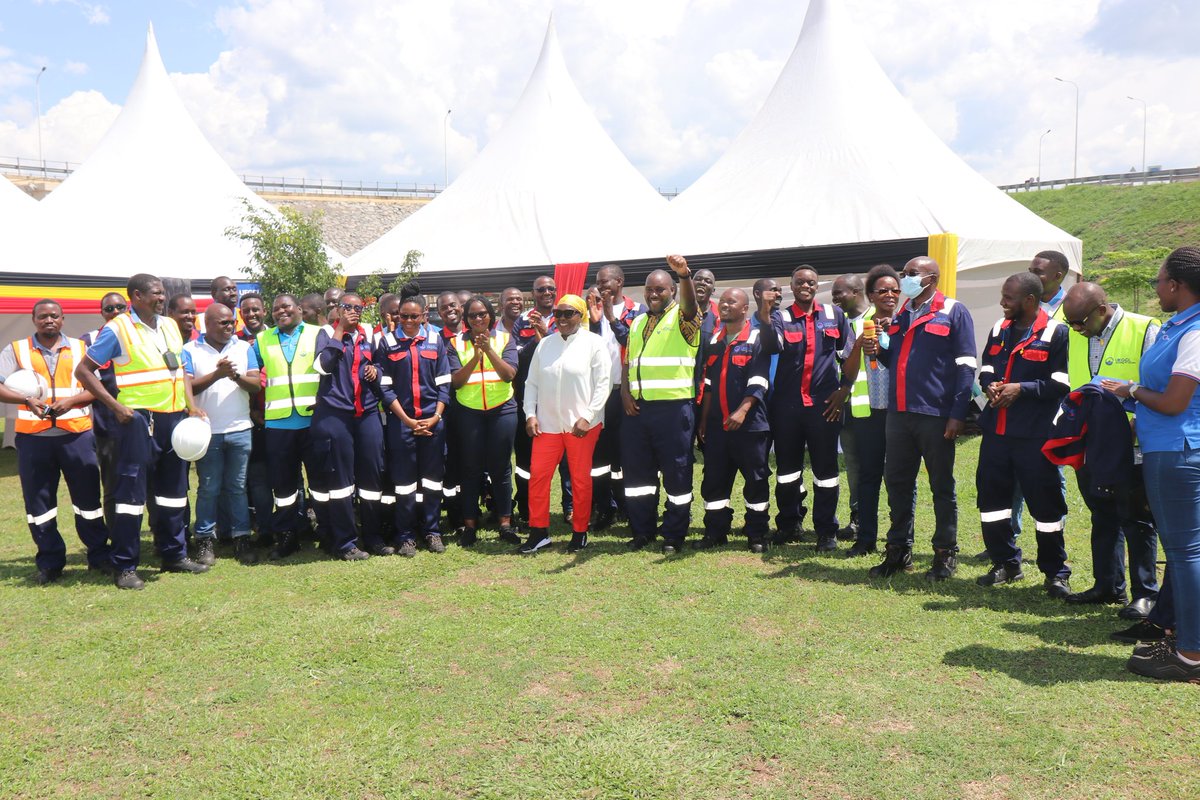 UegclOfficial's tweet photo. "You have exhibited great technical capacity to run these plants, and also be able to rectify any issues in case such scenarios arise", the Minister said during her remarks. In attendance was the UEGCL Board, @UEGCL_CEO and the Operations &amp; Maintenance team. https://t.co/sU9SfDw3oL