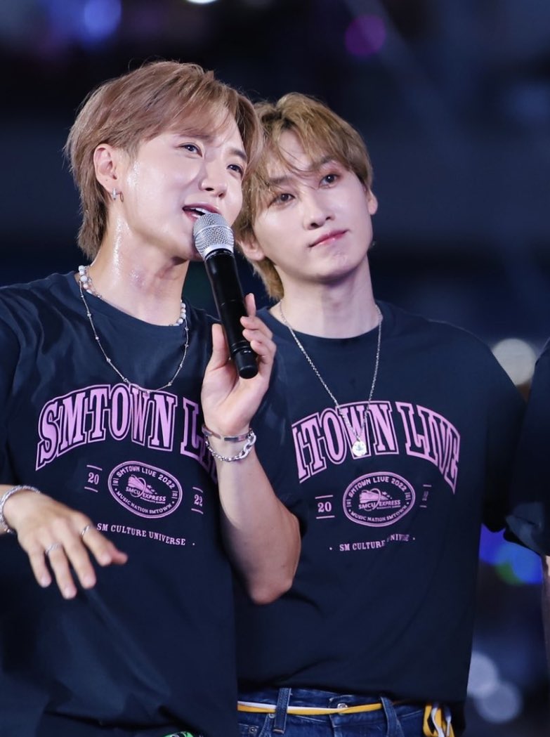 meowheenim's tweet photo. my heart is sooo soft for this two 🤍 https://t.co/sMqJ9fJw19