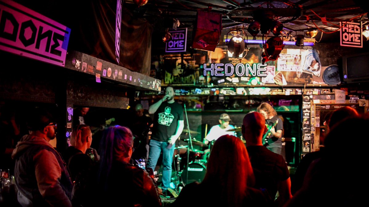 TheRustyNutz's tweet photo. Thanks to everyone that came along to the gig last night at The Duke, to Tony for having us and @feverjaw and @Swanhillband for joining the party and playing a blinder!
x
Photo: @AntJPoole
#neath #thedukeneath #livemusic #livegig #dukeneath #thedukeofwellington #wales https://t.co/gHtcMHOJIL