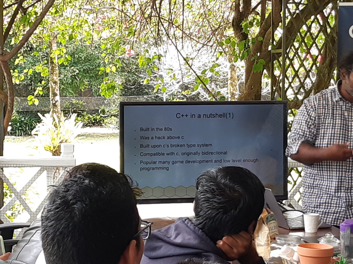 annielle_twt's tweet image. [#EVENT]
 Introduction to new technologies

Organised by @frontendmu 
 Sponsored by Acensi

( frontend.mu )

Brief by @__Sun__

(sandeep.ramgolam.com/blog/front-end… )

📸 by #annielle 

#frontendmu #mauritius #tech