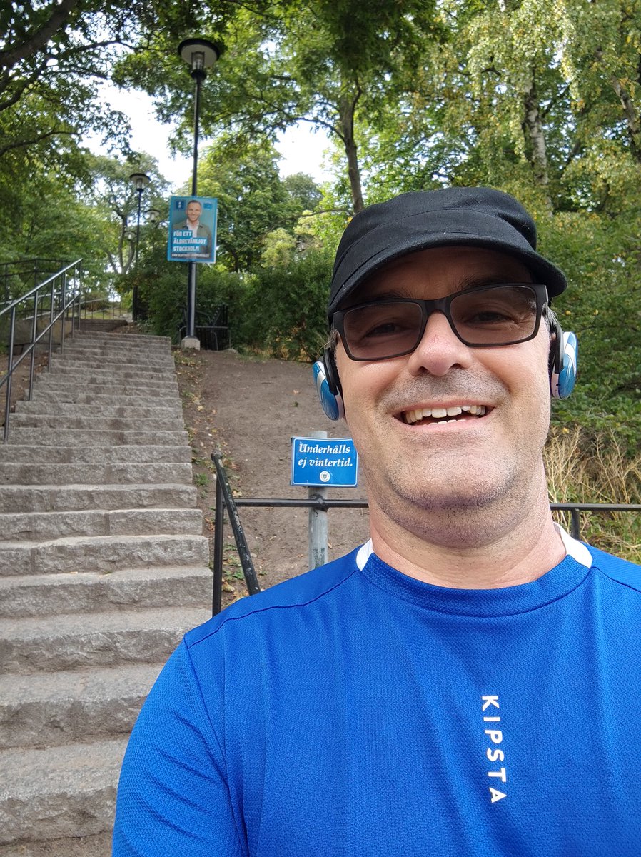 GoProFun's tweet photo. Seem to have an extra pep in step, so #TripleThreaf! #Weights, #running and #flexibility 

The #run #HIIT the right spot, #5K and in interest of effeciency: stair #sawteeth,

Here's hoping we'll see you out there
#BreakingImpossible

#hk4tuc
#Sormlands100
#MyPhoto 
"Summer vibe" https://t.co/Ve09sLigMQ