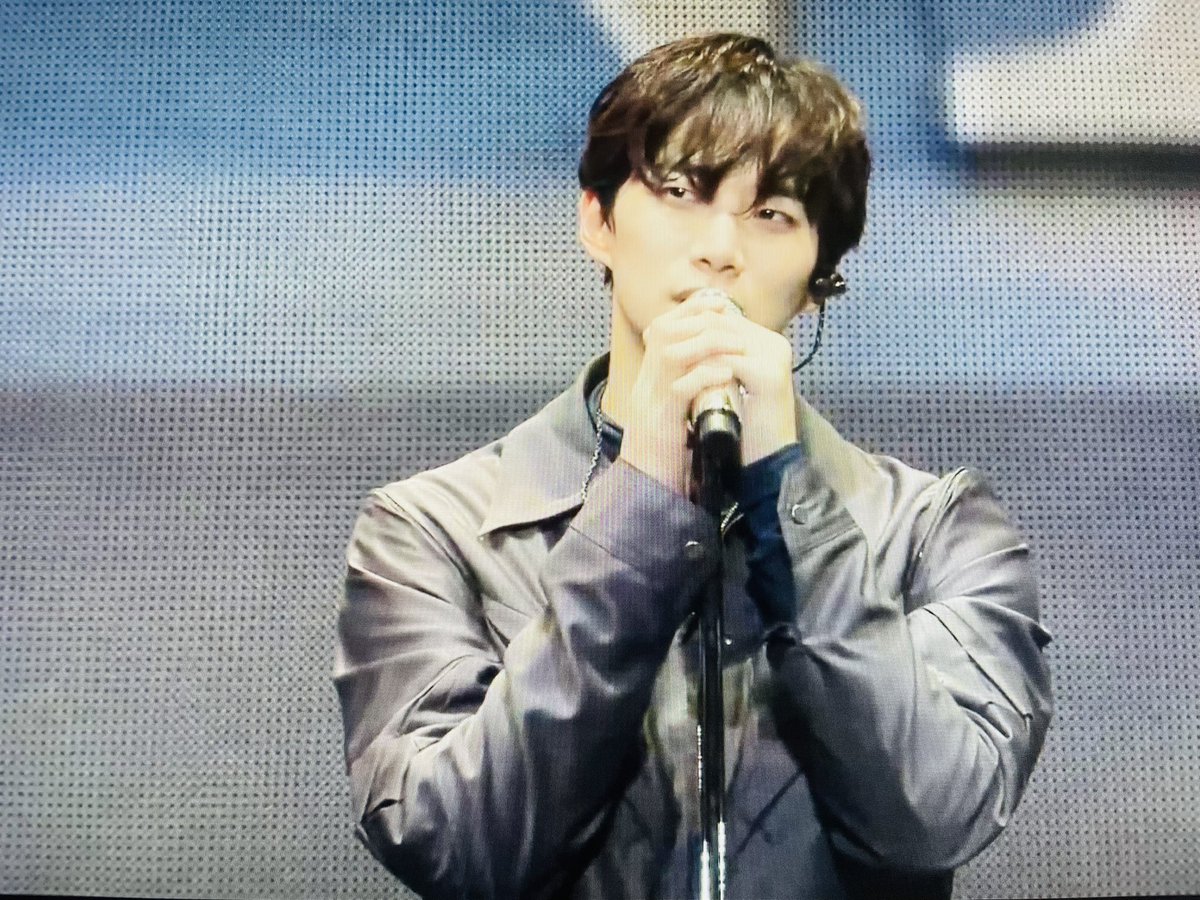 cuteto_to's tweet photo. 사랑하는이준호가이준호해버린오늘
#이준호솔콘100회축하해
너무너무자랑스럽고사랑스럽다
#JUNHO_100TH_SOLOCONCERT https://t.co/EVbjSpsD8s