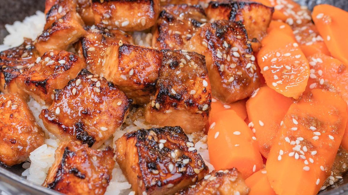 CookingwithRody's tweet photo. Subí mi video #Salmonconmielyjengibre #salmonbowl #salmon #salmonrecipe #honeygingersalmon #honeysalmon #cookingwithrody #thruvisualmedia #cookingvideos #foodies #foodiesofinstagram #foodiesofyoutube #507pty #panama507 #pokebowl #pokebowls #salmonpokebowl https://t.co/WeSbbEcw5l
