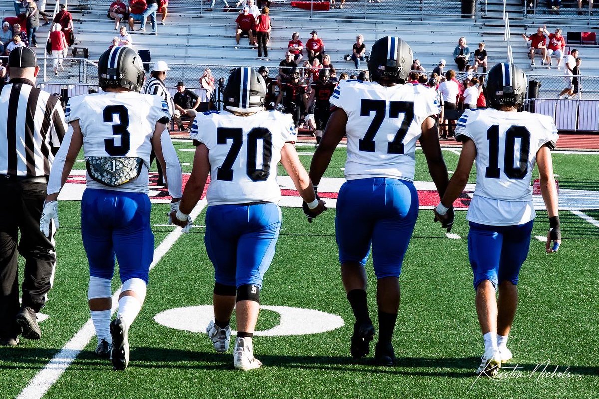 knicholsphotog1's tweet photo. Week 1 in the books! Great to be at a high school football game! https://t.co/9V7r1aVOns @CVCAathletics @cvcalivestream @cvcafootball #highschoolfootball https://t.co/okRSNZDOb6