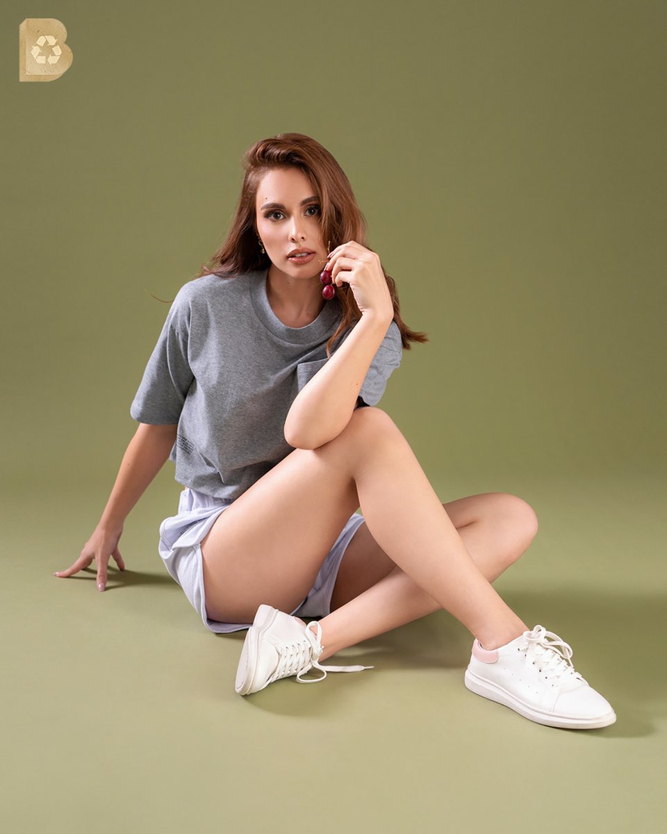 benchtm's tweet photo. Easy to throw out but BETTER to throw on! Upgrade your daily ‘fits and get these earth-approved styles made from recycled PET bottles today. 🌎👍

 #BENCHBetterMade
@vivoree https://t.co/68gyyGNWRV