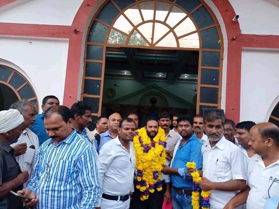 बामसेफ के राष्ट्रीय समीक्षा प्रभारी #मा_गौतम_बनसोडे जी  को पुलिस प्रशासन ने बाइज्जत रिहा करने के बाद कार्यकर्ताओं ने बड़े ही उत्साह के साथ उनका स्वागत किया।

#कल_UP_बंद_रहेगा