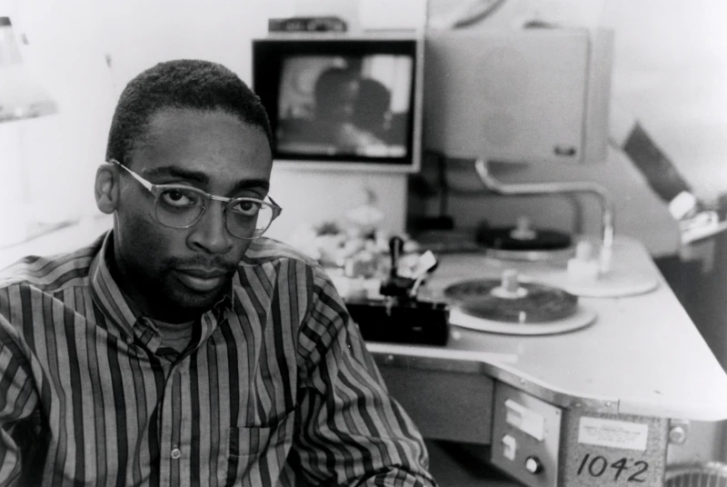 "SHE'S GOTTA HAVE IT, my very first film, was shot in Super 16. DuArt Labs did the blow-up for both. I think that only a trained eye could tell that it wasn’t originally shot on 35mm." - Spike Lee

Our Tribute to Robert and Irwin Young continues this week. l8r.it/ICle