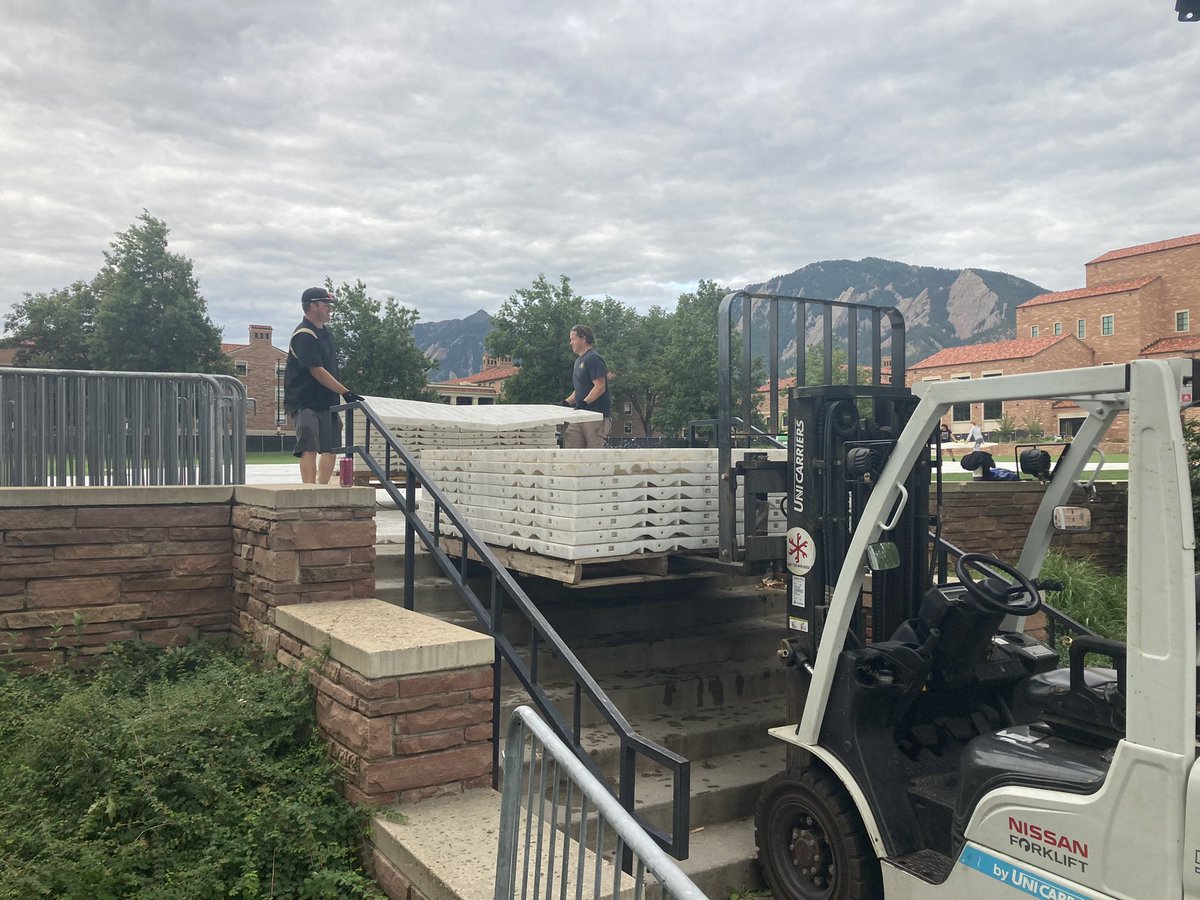 CUBuffsTurf's tweet photo. .@Terraplas1 strike this morning at Farrand Field. @CUBoulder #GoBuffs #Team1stClass #DominateDetails #AttitudeAnEffort #5Ps #ATHOps https://t.co/gnmwXNjmCN