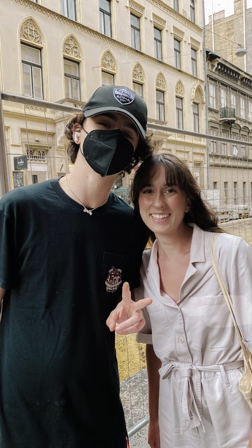 FasGXc-WYAEPpyF?format=jpg&name=900x900