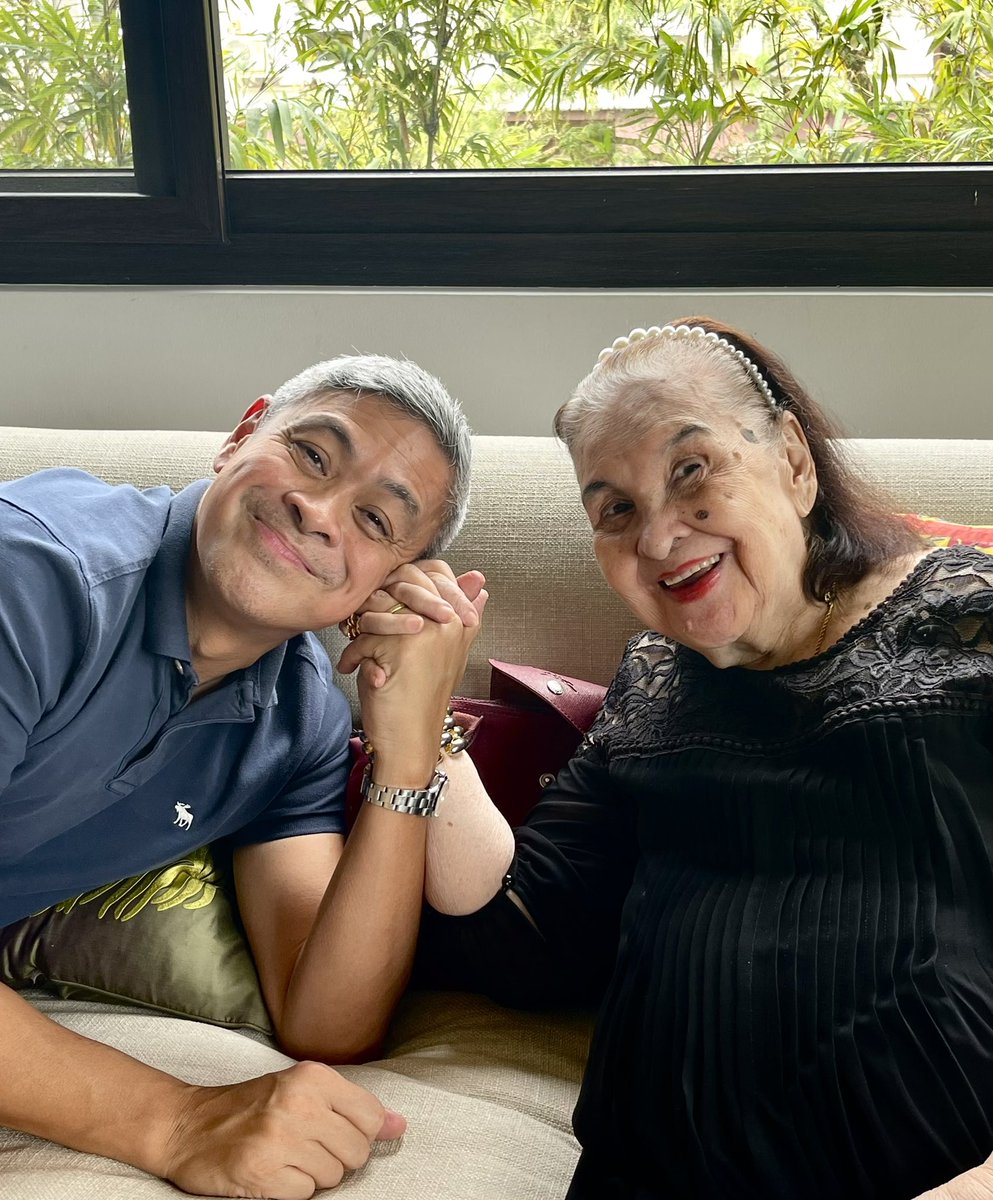 apangilinan's tweet photo. 1 of 9. 1 of 30. So many worlds revolve around her! @donnypangilinan https://t.co/rSFdBE7WoE