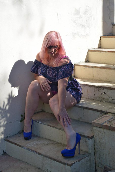 Last set this wee, set 952, all for just $14.95 @CharmsandGents  Catching a bit of shade from the midday<a class="tags" target="_blank" title="On Twitter" href="/?out=eyJ0eXAiOiJKV1QiLCJhbGciOiJIUzUxMiJ9.eyJpYXQiOjE3MjA5NzYwMjYsImlzcyI6InR3cG9ybnN0YXJzLmNvbSIsIm5iZiI6MTcyMDk3NjAyNiwiZXhwIjoxNzUyNTEyMDI2LCJyZWRpcmVjdF91cmwiOiJodHRwczovL3R3aXR0ZXIuY29tL0NoYXJtc2FuZEdlbnRzIn0.kXcdckhXSKh2qs-4jjlyRqUR2yrg_qklNIuWRUHxDW3ztUmEm7BatWYOCXPXbMFRpwHhbbXc5QjzvWUa1pjT9w">@CharmsandGents</a>