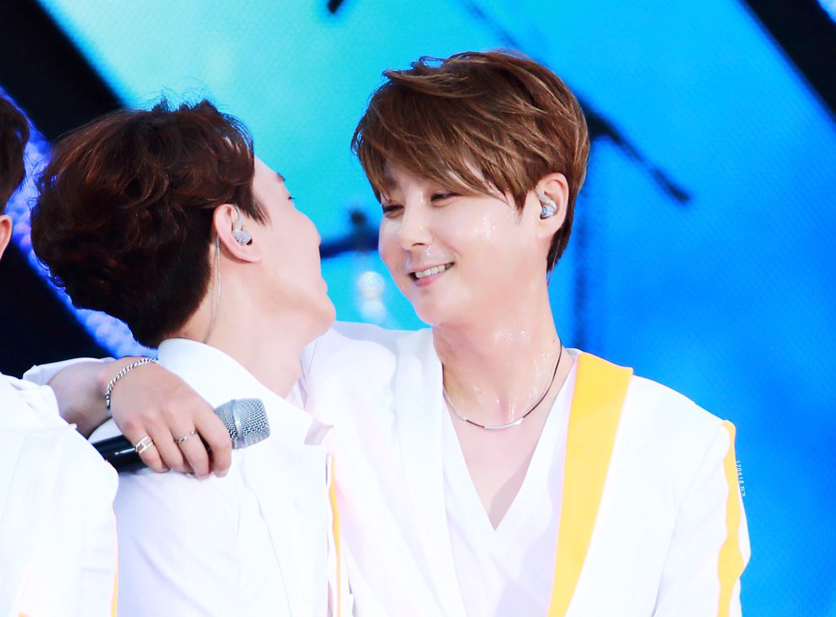 H_1127_S's tweet photo. 셩디하세요 https://t.co/CV0MIPtoWN