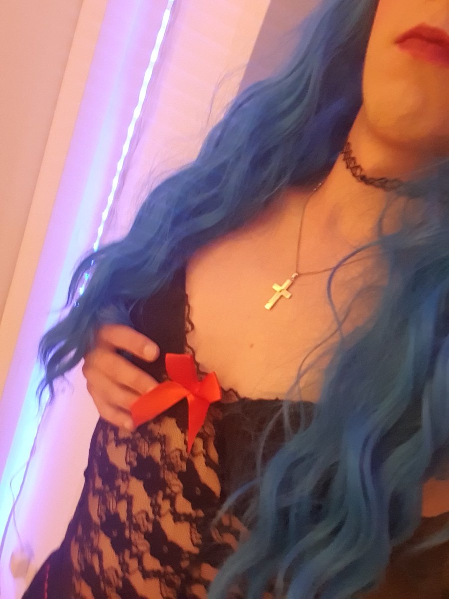 Femboyaustria7's tweet photo. Does anyone have any ideas what outfit I should wear? #Femboy #dressup #costum https://t.co/cyQKfScCtU