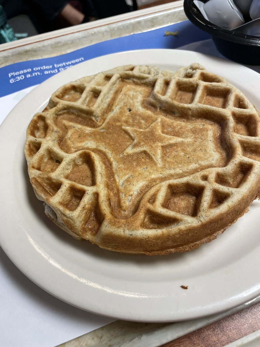 BethGarciaMDA's tweet photo. Text from a patient @MDAndersonNews this morning said, “Room Service staff was kind and positive. One gentleman arrived singing.  Food is beautiful and delicious. Food and Nutrition Services delivers #ServiceExcellence. @Leisa4sure @Frumovitz https://t.co/Zce4AwI5oy