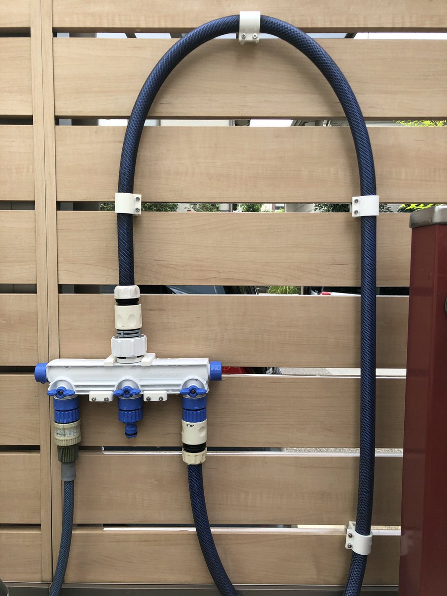 technics009's tweet image. 新たに散水用の分岐水栓をフェンスに設置するため3Dプリンターを利用しようと思い、Fusion360で使用する分岐水栓とそのホルダー、ホースを固定するホルダーをモデリングして3Dプリンターで出力した。
#Fusion360